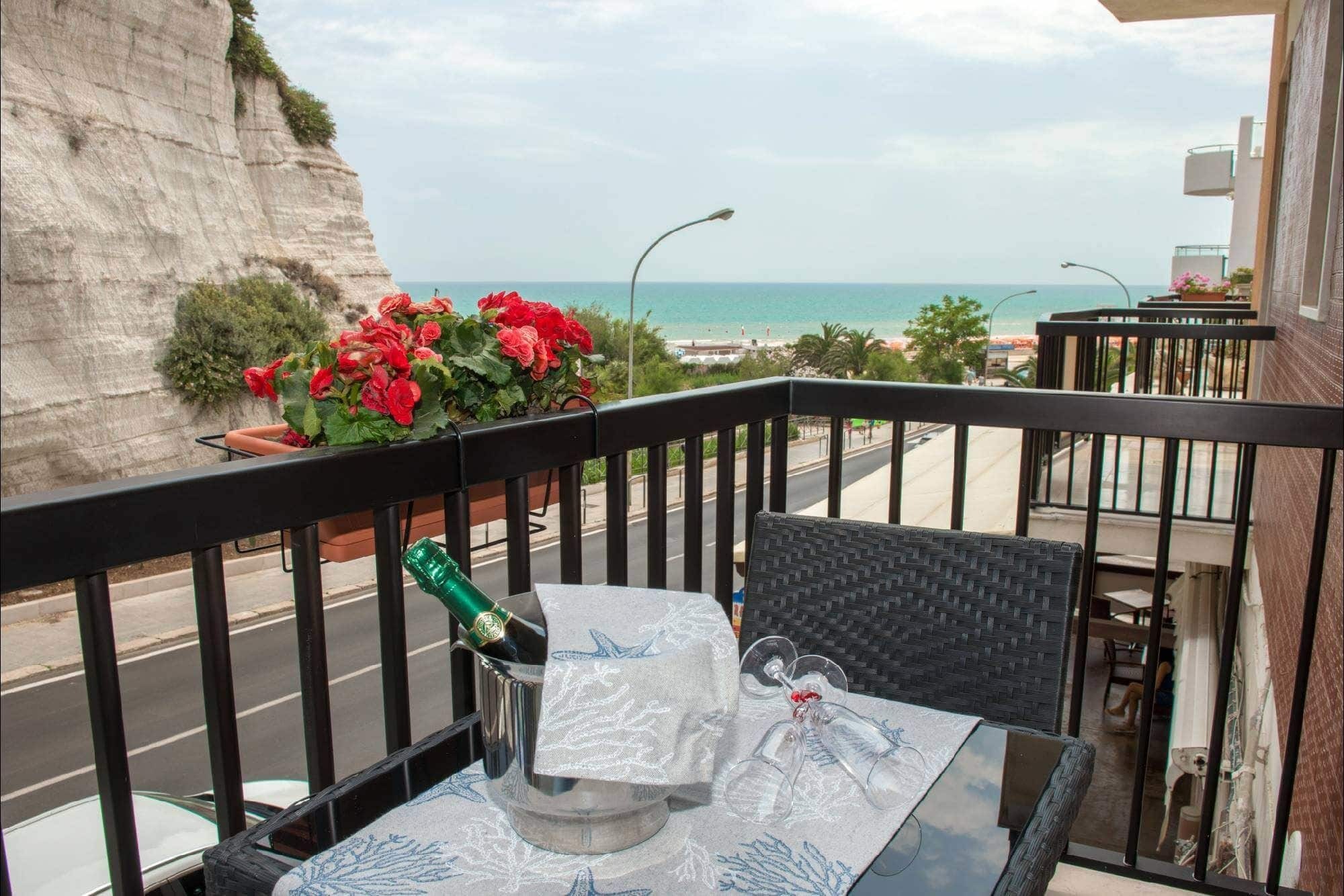 A Un Passo Dal Mare Bed & Breakfast Vieste Exterior foto